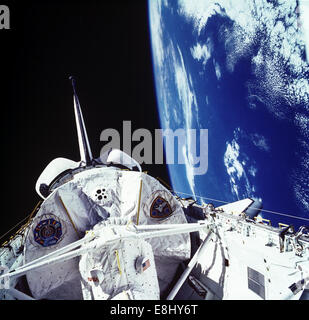 Space Life Science-1 (SLS-1), launched aboard Space Shuttle Orbiter Columbia (STS-40) on June 5, 1995, was the first Spacelab mi Stock Photo