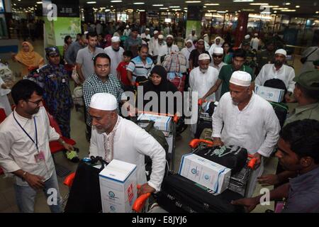 Hajj pilgrimage to Mecca, Muslims praying Al Haram Mosque 