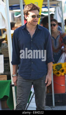 Jason Bateman shopping at the Farmers Market with his daughters, Francesca and Maple, in Beverly Hills  Featuring: Jason Bateman Where: Los Angeles, California, United States When: 06 Apr 2014 Stock Photo