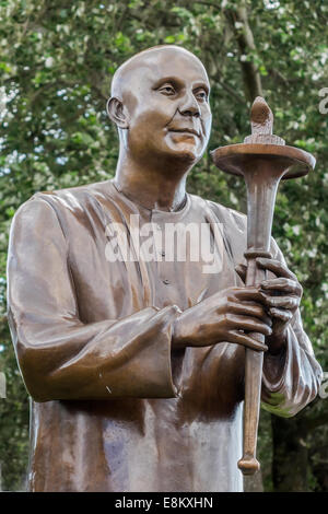 World Harmony Peace Statue Cardiff Bay Glamorgan UK Stock Photo