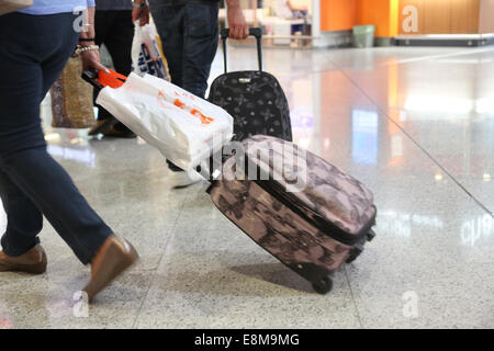 Athens Greece Athens International Airport Passengers With Suitcases Stock Photo