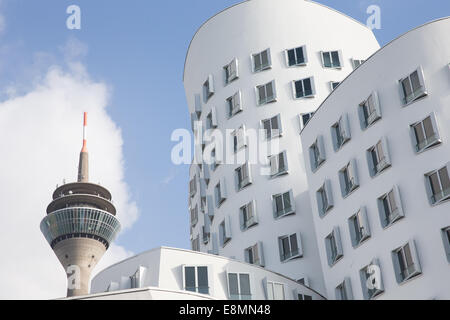 Stock Photo - Dusseldorf, Germany. The Neuer Zollhof building designed by Frank Gehry at the Medienhafen (Media Harbour). Stock Photo