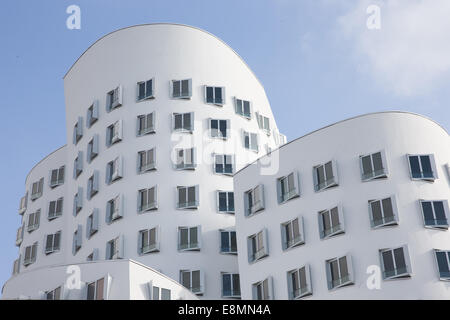 Stock Photo - Dusseldorf, Germany. The Neuer Zollhof building designed by Frank Gehry at the Medienhafen (Media Harbour). Stock Photo
