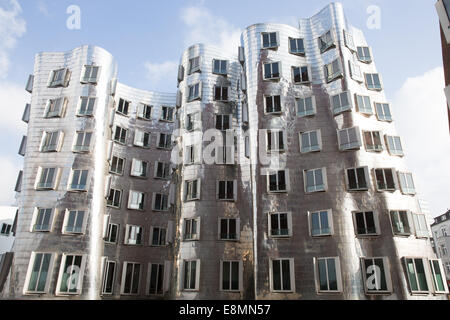 Stock Photo - Dusseldorf, Germany. The Neuer Zollhof building designed by Frank Gehry at the Medienhafen (Media Harbour). Stock Photo