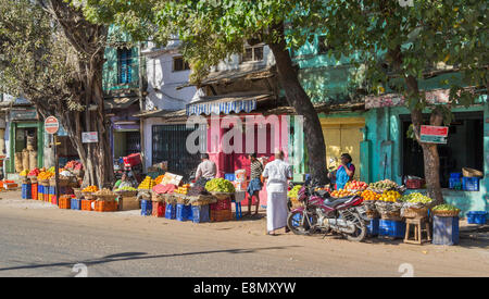 SOUTHERN INDIA STREET SCENE KIOSKS OR STALLS SELLING MANY KINDS OF FRUIT Stock Photo