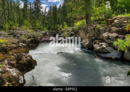 Inlet of the Natural Bridge on Oregon's upper Rogue River Stock Photo