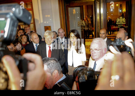 Athens, GREECE. 13th Oct, 2014. AMAL ALAMUDDIN and her boss, Geoffrey Robertson. arrived in Athens today to advise the Greek government on how to repatriate the ancient Elgin Marbles statues from Britain. Alamuddin - who married George Clooney in Venice last month - will meet Greek Prime Minister Antonis Samaras and Culture Minister Konstantinos Tasoulas, as well as her boss, Geoffrey Robertson. Credit:  Aristidis Vafeiadakis/ZUMA Wire/Alamy Live News Stock Photo