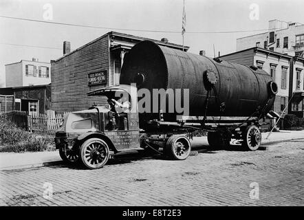 1917 Mack Bulldog Model A C. Crescent street, Queens, New York. Stock Photo