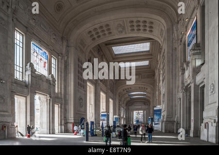 Entrance Hall, monumental architecture of the Italian fascism, 1931, Milano Centrale railway statio, Milan, Lombardy, Italy Stock Photo