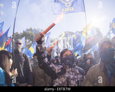 Oct. 2, 2014 - ''Right sector'' lit smoke bomb at CEC ...