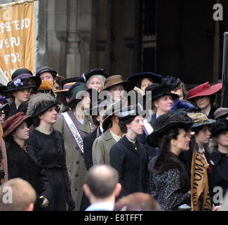 Helena Bonham-Carter and Carey Mulligan filming scenes from Suffragette at Houses of Parliament, Westminster, London  Featuring: Helena Bonham Carter,Carey Mulligan Where: London, United Kingdom When: 11 Apr 2014 Stock Photo