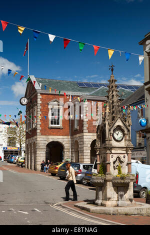 UK, England, Devon, Great Torrington, High Street Mark Rolle memorial clock tower and Town Hall Stock Photo