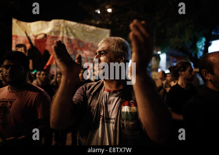 Thessaloniki, Greece. 14th October, 2014. Kurds living in Greece protest in Thessaloniki during pro-Kurd demonstration against attacks launched by Islamic State insurgents targeting the Syrian city of Kobane in Thessaloniki, Greece on Oct. 14, 2014. Credit:  Konstantinos Tsakalidis/Alamy Live News Stock Photo