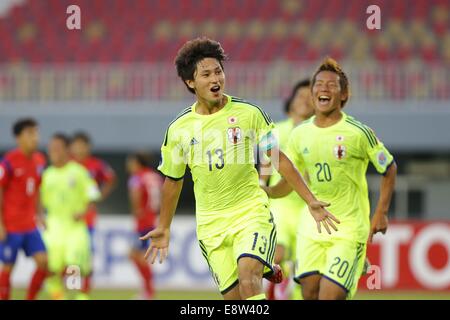 Nay Pyi Taw, Myanmar. 13th Oct, 2014. Takumi Minamino (JPN) Football/Soccer : Takumi Minamino of Japan celebrates after scoring their 2nd goal during the AFC U-19 Championship 2014 Group C match between South Korea 1-2 Japan at Wunna Theikdi Stadium in Nay Pyi Taw, Myanmar . Credit:  AFLO/Alamy Live News Stock Photo