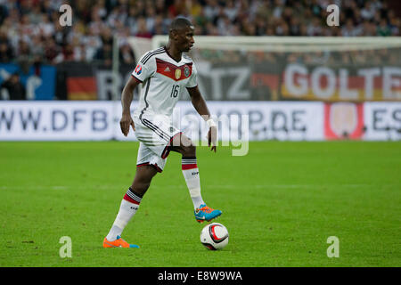 Gelsenkirchen, Germany. 14th Oct, 2014. Germany's Antonio Ruediger plays the ball during the UEFA EURO 2016 qualifying soccer match between Germany and Ireland at Arena Auf Schalke in Gelsenkirchen, Germany, 14 October 2014. Photo: Rolf Vennenbernd/dpa/Alamy Live News Stock Photo