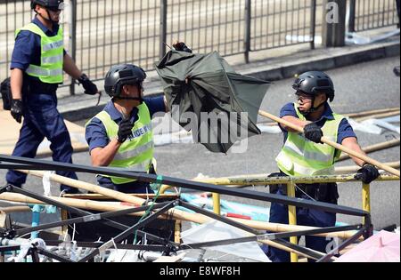 Hong Kong. 14th Oct, 2014. The 17th day of occupy central, polices are cleaning the roadblocks and drive protesters in Hongkong, China on 14th October, 2014 Credit:  Top Photo Corporation/Alamy Live News Stock Photo