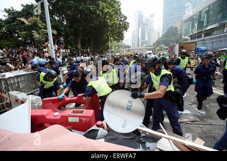 Hong Kong. 14th Oct, 2014. The 17th day of occupy central, polices are cleaning the roadblocks and drive protesters in Hongkong, China on 14th October, 2014 Credit:  Top Photo Corporation/Alamy Live News Stock Photo