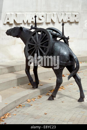 London, England, UK. Animals in War Memorial, Park Lane (David Backhouse, 2004, unveiled by the Princes Royal) Stock Photo