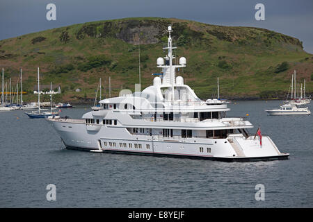 calex bloody bay yacht