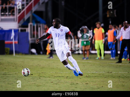 Florida, USA. 14th Oct, 2014. United States Forward Jozy Altidore (17) controls the ball during the international friendly between the US Men's National Team and Honduras at FAU Stadium in Boca Raton, Florida © Action Plus Sports/Alamy Live News Stock Photo
