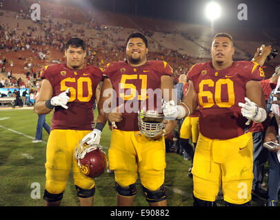 USC Trojans Guard Viane Talamaivao (60) Blocks Texas Longhorns ...