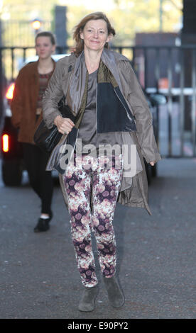 Pippa Haywood and daughter outside ITV Studios  Featuring: Pippa Haywood and daughter Where: London, United Kingdom When: 14 Apr 2014 Stock Photo