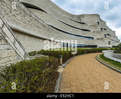 The Canadian Museum of History formerly known as the Canadian Museum of Civilization Gatineau Quebec Canada. Stock Photo