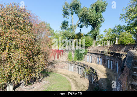 Brookfields Cemetery in Birmingham's Jewellery Quarter Stock Photo - Alamy