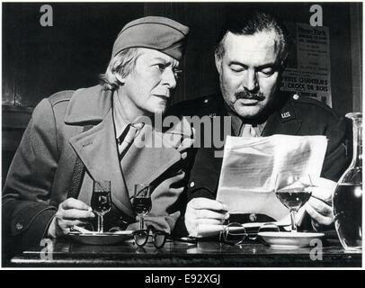 Janet Flanner (1892-1978) and Ernest Hemingway (1899-1961), Portrait Wearing Uniforms of War Correspondents, Paris, France, 1944 Stock Photo