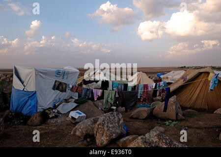 View of Newroz refugee encampment situated in Al Jazira Canton, North Eastern Syria. Newroz was initially established to shelter Syrians displaced from the ongoing Syrian civil war then occupied by displaced people from the minority Yazidi sect, fleeing the violence in the Iraqi town of Sinjar Stock Photo