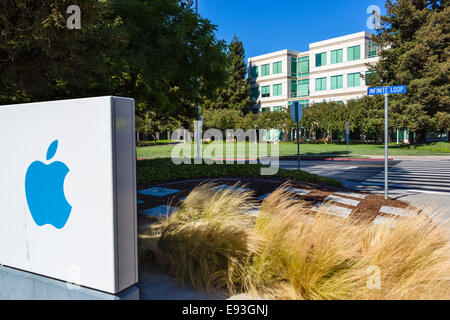 The old Apple Inc Head Office Campus, Infinite Loop, Cupertino, California, USA Stock Photo
