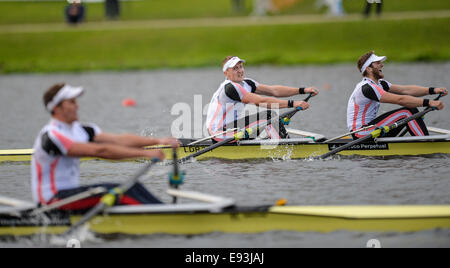 Nottingham, UK. 18th Oct, 2014. British Rowing Championships. John Collins and Jonathan Walton of Leander Club asses their lead in the closing stages of the Mens Doubles final Credit:  Action Plus Sports/Alamy Live News Stock Photo