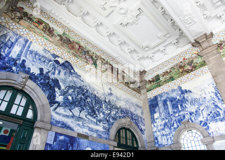 São Bento railway station in Porto, Portugal - detail of the walls and ceiling Stock Photo