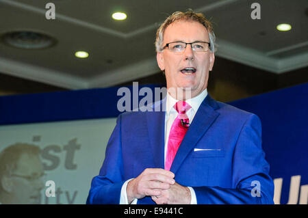 Belfast, Northern Ireland. 18th Oct, 2014. Party Leader Mike Nesbitt gives his speech at the UUP conference 2014 Credit:  Stephen Barnes/Alamy Live News Stock Photo
