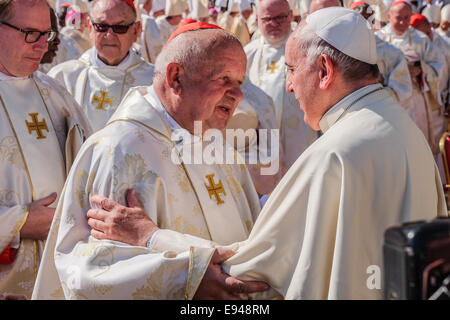 Vatican City. 19th Oct, 2014. Beatification of Pope Paul VI 19 Sep 2014 - Pope Francis Credit:  Realy Easy Star/Alamy Live News Stock Photo
