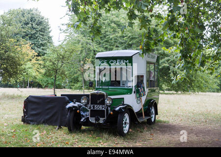 Vintage green and white Bedford ice cream van parked in Green Park by Constitution Hill, City of Westminster, SW1, central London, UK Stock Photo