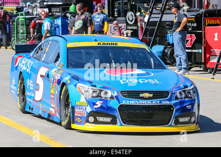 Concord, North Carolina, USA. 9th Oct, 2014. Concord, NC - Oct 9, 2014: Sprint Cup Series driver Kasey Kahne (5) during practice and qualifying for the Bank of America 500 at Charlotte Motor Speedway in Concord, NC. © Andy Martin Jr./ZUMA Wire/Alamy Live News Stock Photo