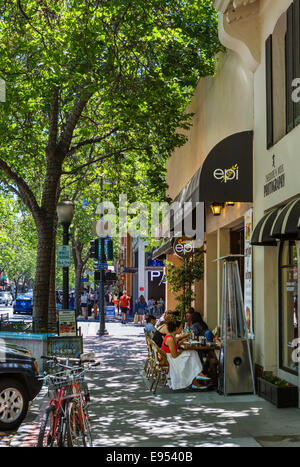 Cafe and shops on University Avenue in downtown Palo Alto, Santa Clara County, California, USA Stock Photo