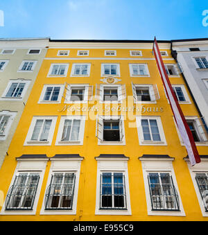 Mozart's birthplace in Getreidegasse street, Salzburg, Austria Stock Photo