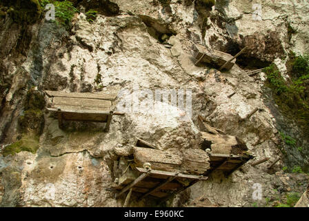 hanging graves of kete kesu at tanah toraja at sulawesi in indonesia Stock Photo