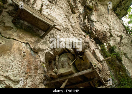 hanging graves of kete kesu at tanah toraja at sulawesi in indonesia Stock Photo