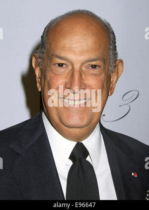 OSCAR DE LA RENTA (July 22, 1932 - October 20, 2014) was a Dominican fashion designer. Born in Santo Domingo, Dominican Republic, De la Renta became internationally known in the 1960s as one of the couturiers to dress Jacqueline Kennedy. An award-winning designer, he worked for Lanvin and Balmain; and his eponymous fashion house continues to dress leading figures, from film stars to royalty. PICTURED: Sep 9, 2009 - New York, New York, U.S. - Designer OSCAR DE LA RENTA attends the launch of Saks Fifth Avenue's new designer floor. © Nancy Kaszerman/ZUMAPRESS.com/Alamy Live News Stock Photo