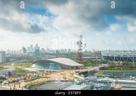 Early morning views over the Queen Elizabeth II Olympic Park, Stratford, London E20. PHILLIP ROBERTS Stock Photo