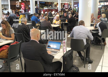 sydney kingsford smith airport departure lounge terminal 2 concourse area with cafes and restaurants,new south wales ,australia Stock Photo