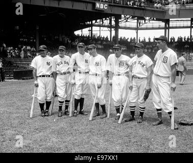 1923 ca , NEW YORK , USA : The celebrated american baseball player LOU  GEHRIG ( 1903 - 1941 ) when he was introduced as new player of the New York  Y Stock Photo - Alamy