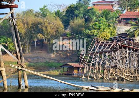 Saphan Mon Broken - The 400m wooden bridge itself is well worth a visit and is the longest handmade wooden bridge Stock Photo