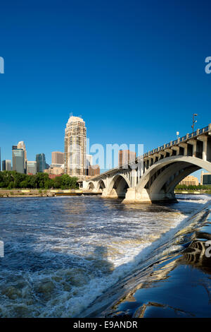 UPPER SAINT ANTHONY WATERFALLS THIRD AVENUE BRIDGE MISSISSIPPI RIVER MINNEAPOLIS MINNESOTA USA Stock Photo