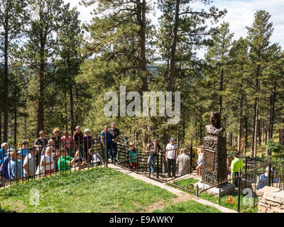 Tour Group Visits Wild Bill Hickok's Grave, Mount Moriah Cemetery in Deadwood, South Dakota, USA Stock Photo