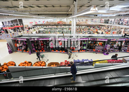 TESCO SUPERMARKET IN BAR HILL CAMBRIDGE Stock Photo