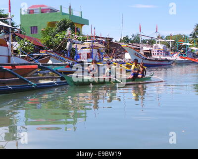 Sablayan town is composed of 11 coastal villages and fishing is the main source of income of the people living near the sea. Due to the efforts of the local government to protect marine sanctuaries and tough fishing laws, Sablayan is harvesting big catch. Since 2010, Sablayan is harvesting gigantic tuna for exports. The town also is the main producer of fish in MIMAROPA region. © Sherbien Dacalanio/Pacific Press/Alamy Live News Stock Photo